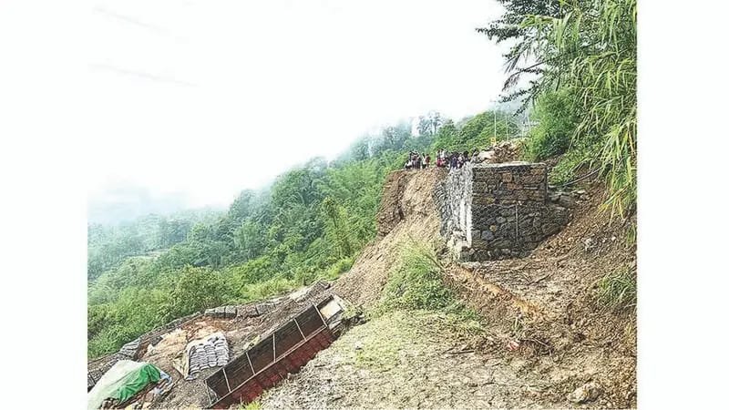 Landslides Devastated NH-2 Kisama, Stranding Travelers and Disrupting Lifeline