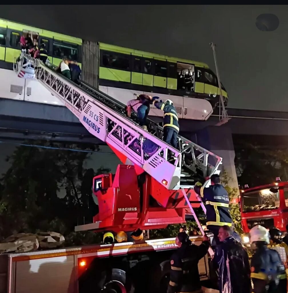 Mumbai Monorail Stalls in Rain Due to Power Snag, Rescue Operations Underway